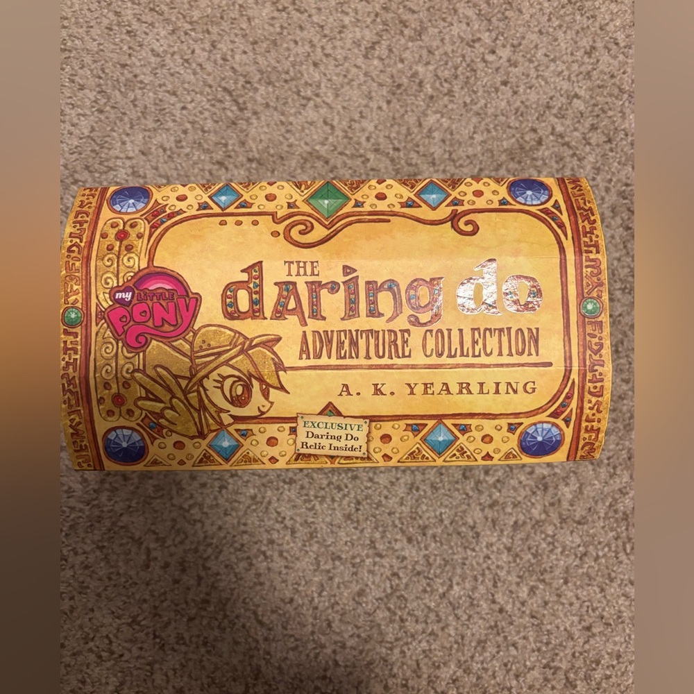 My Little Pony Daring Do Adventure Collection Chest with books and figurine